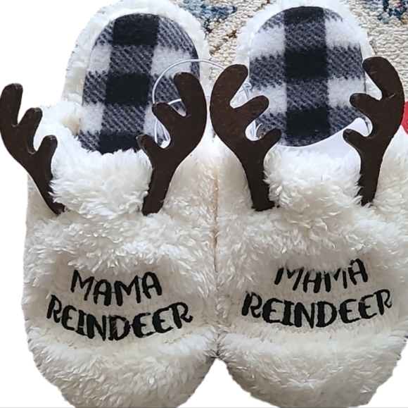 JAMMIES FOR FAMILIES WOMEN'S "MAMA REINDEER " SLIPPERS SIZE XS 5/6 - Picture 1 of 9